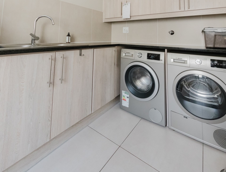 4 Bedroom Property for Sale in Sunningdale Western Cape